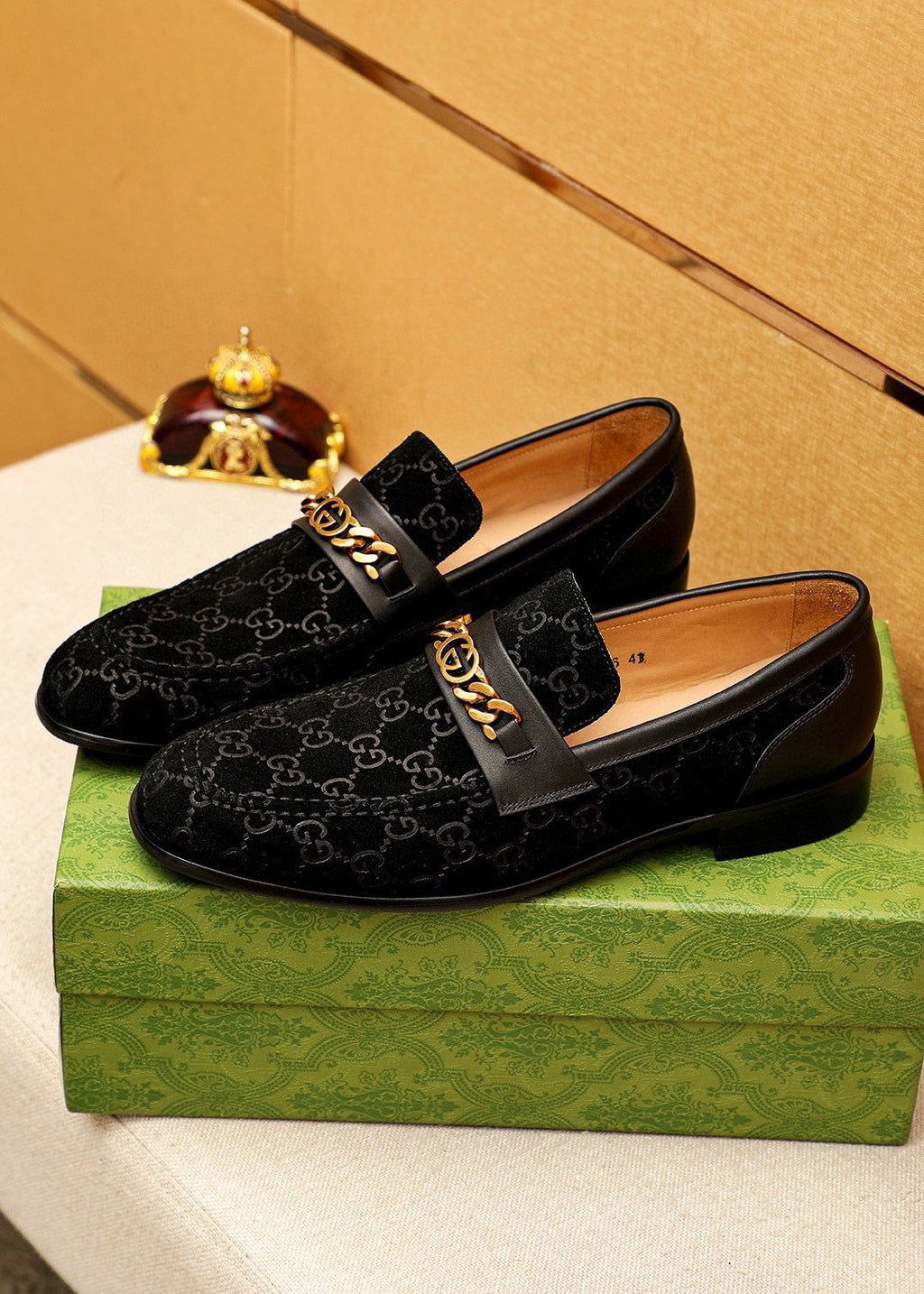 GUCCI Black Patterned Loafers — front