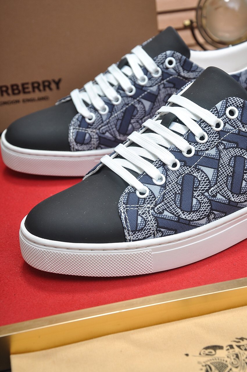 Burberry Patterned Low-Top Sneakers — front