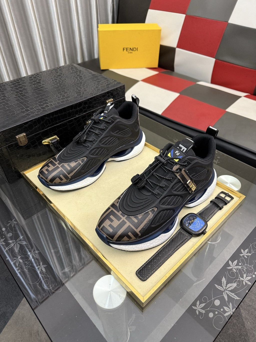 Fendi Patterned Toe Low-Top Sneakers — hero